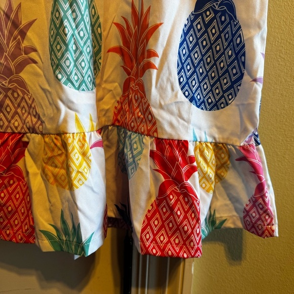 Groovy Gator Girl’s Dress White W/ Colorful Pineapples Elastic Ruffle Neck Sz 2T - Picture 3 of 7